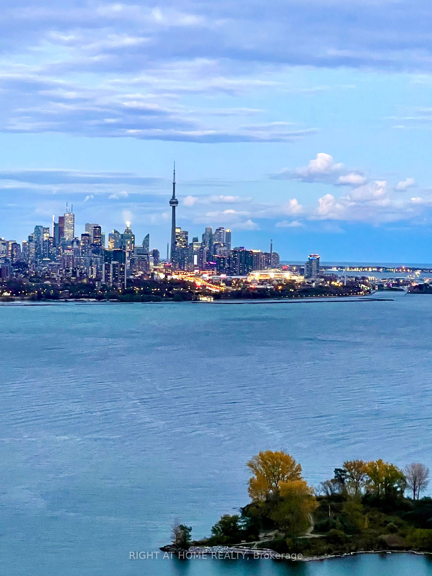 33 Shore Breeze Dr 3409