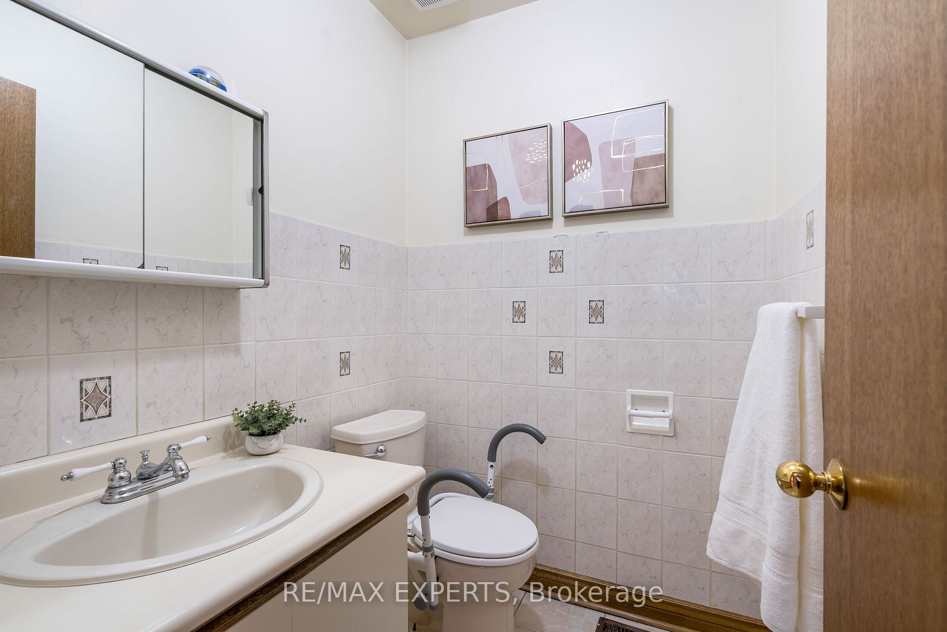 5 Cabaletta Cres
