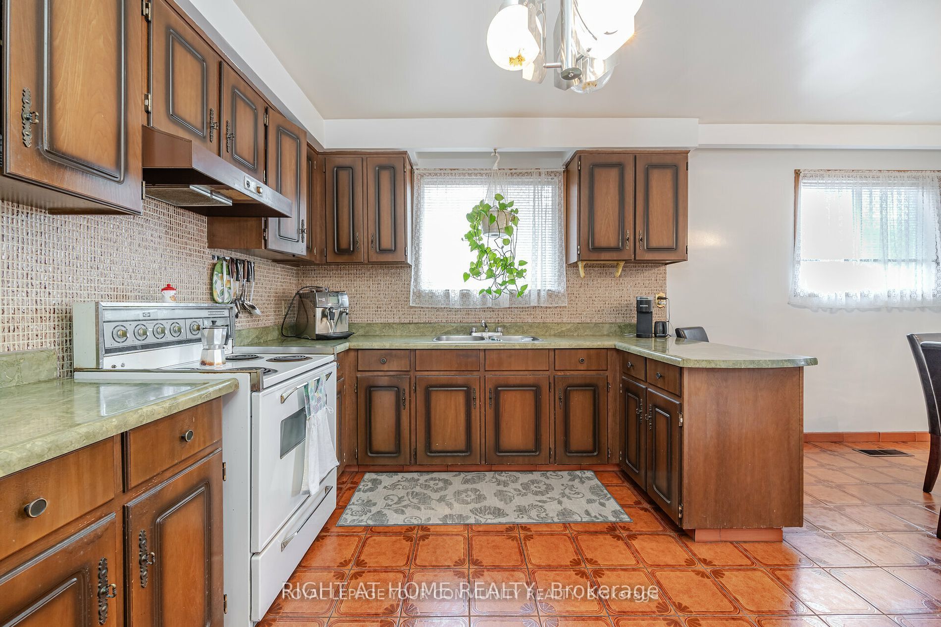 65 Plunkett Rd