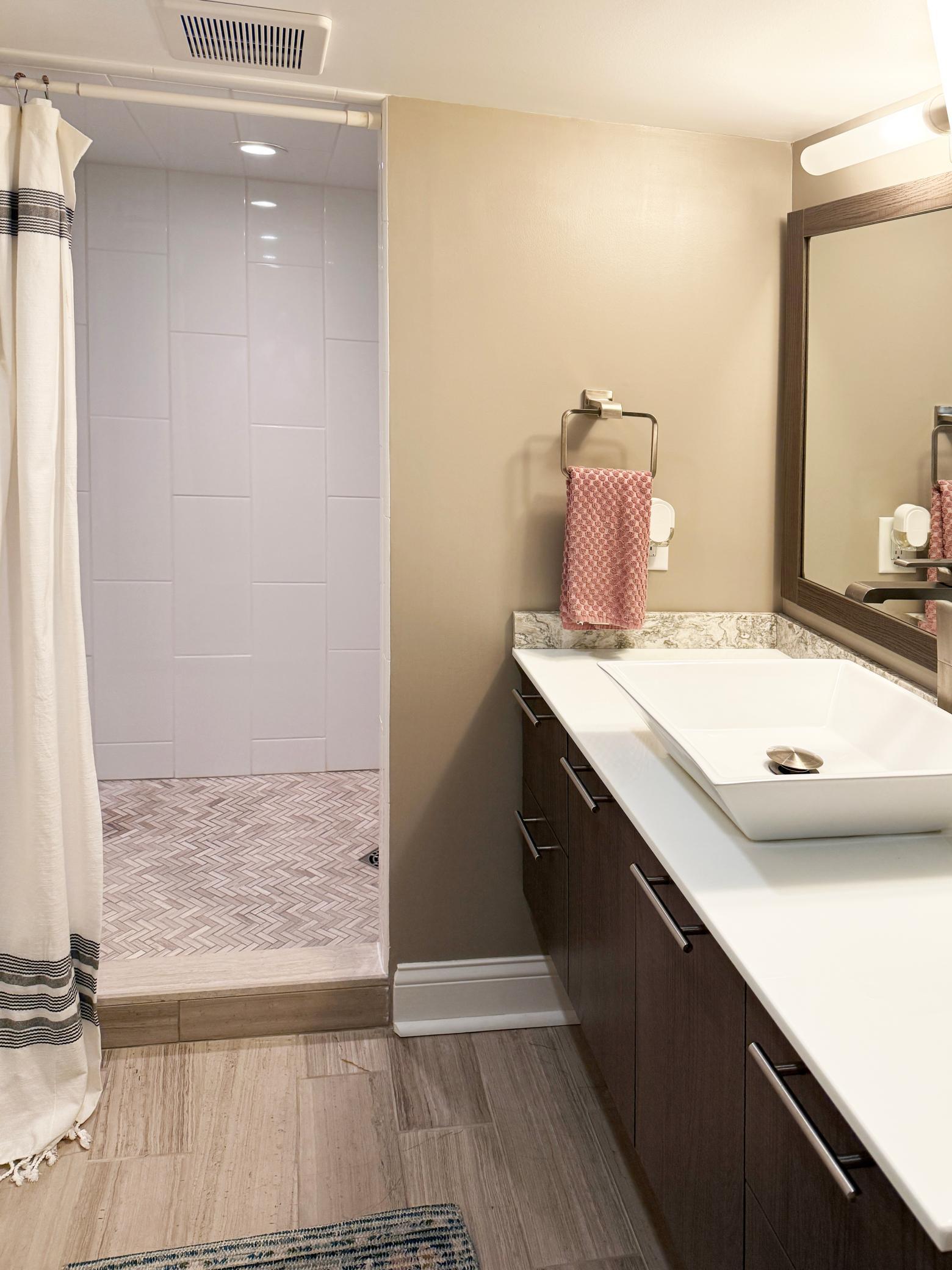 2420 Dunlap Street N