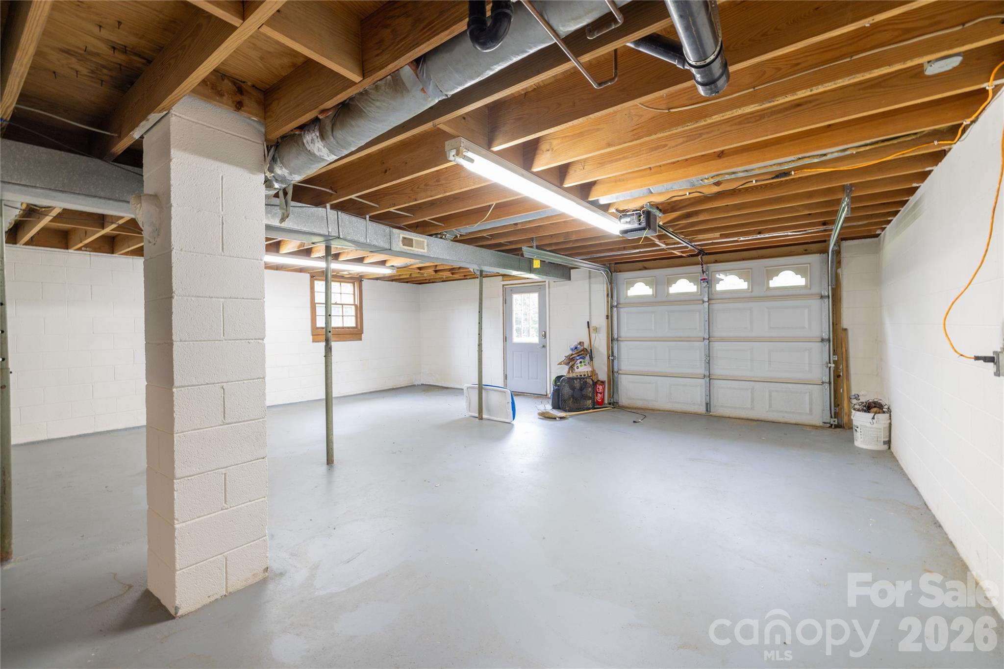 2209 Woodhurst Lane