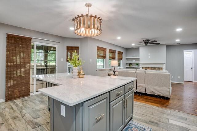 807 Rolling View Court