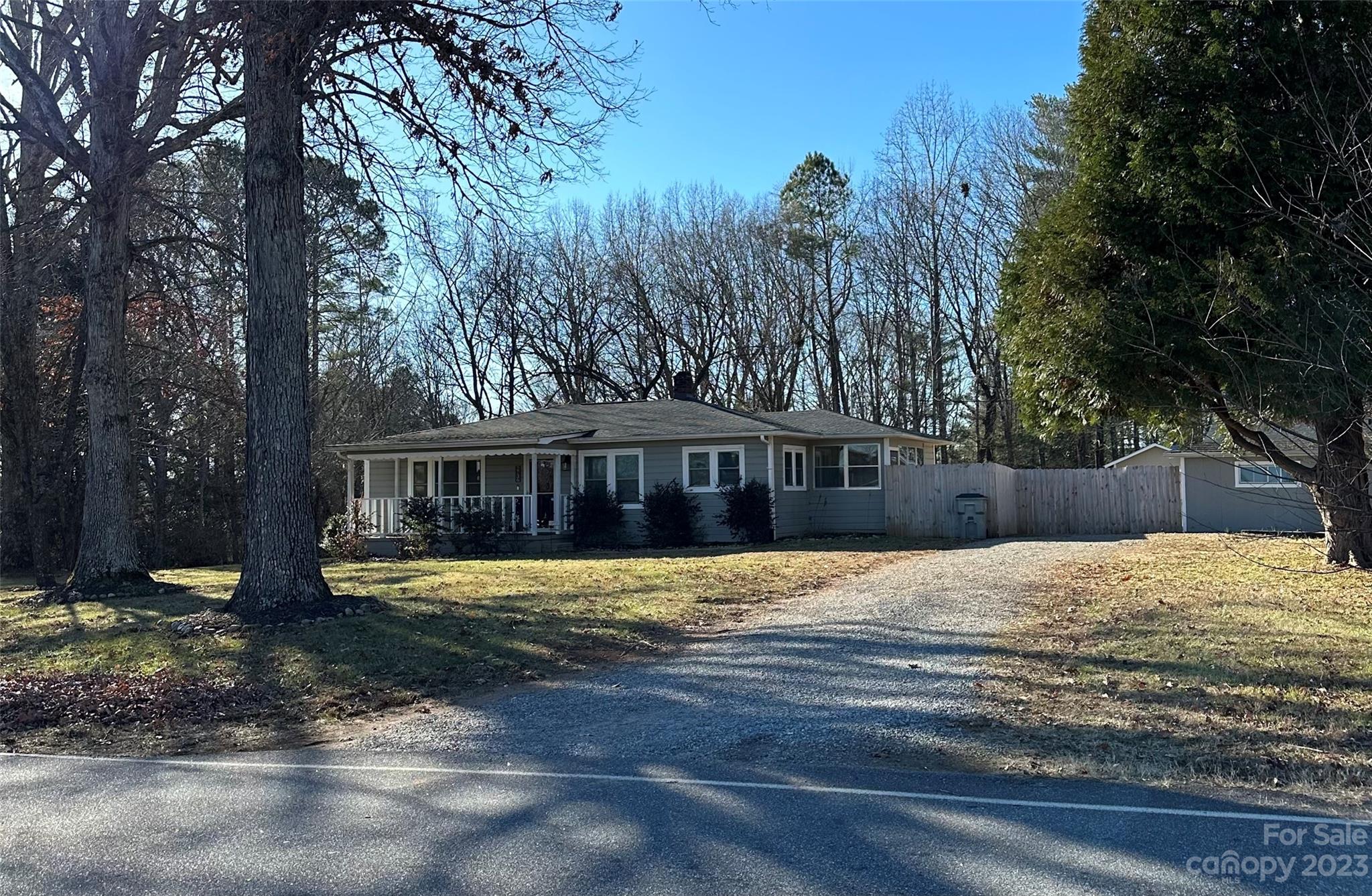 2736 Fairwood Drive