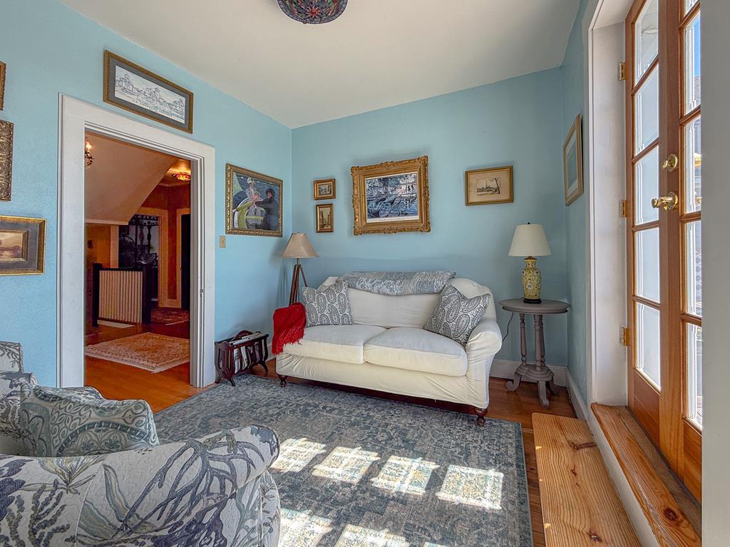 212 Bay Ave 9A