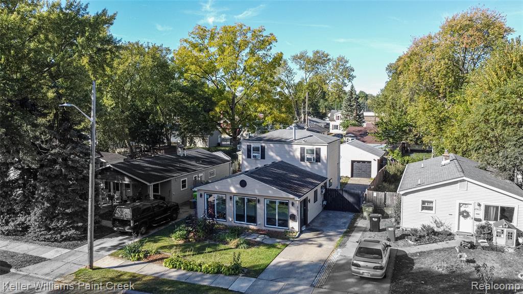 27425 Townley Street