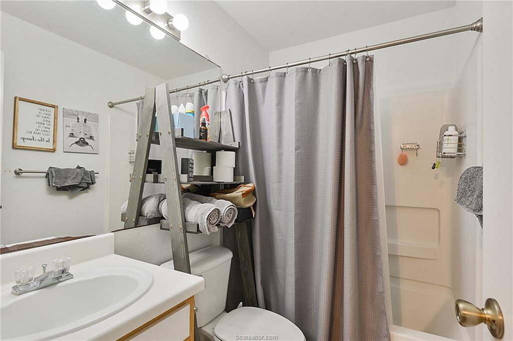 525 Southwest Parkway 303