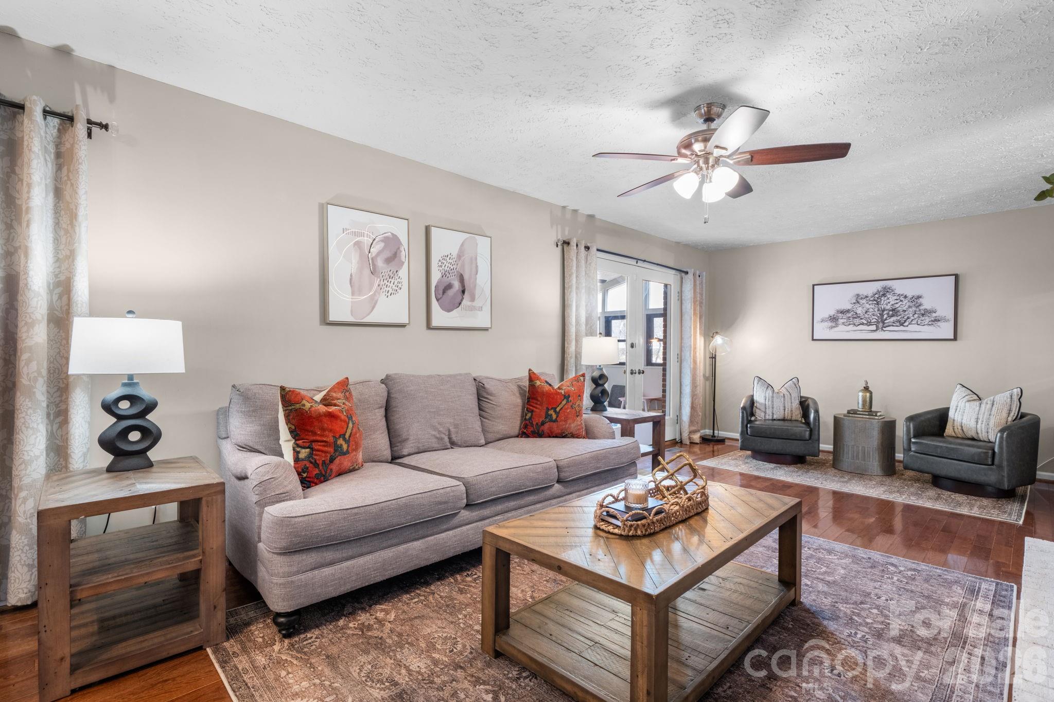 1621 Dakota Drive
