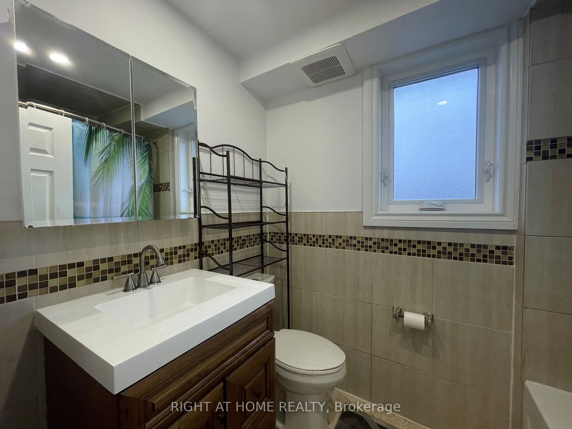 22 Neames Cres Room A