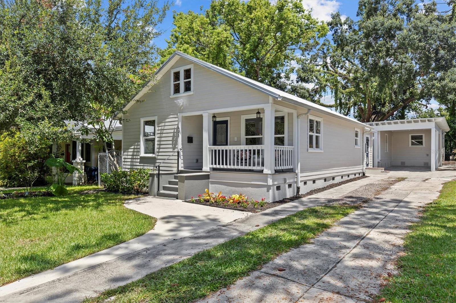 325 W Haya Street