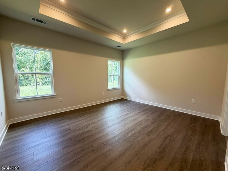 40 Thomas Knoll Blvd — photo 11 of 30