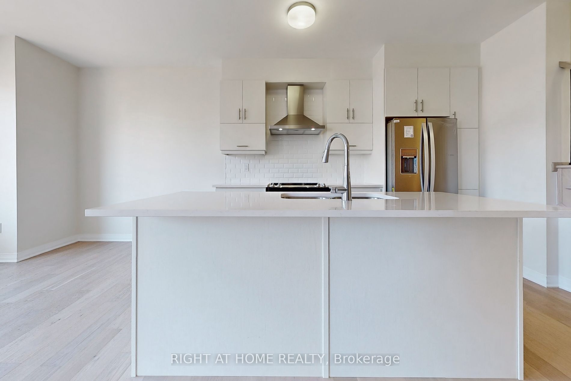 106 E Settlers Road Rd