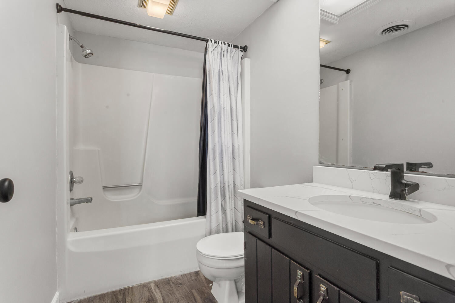 1801 Richardson Drive 7