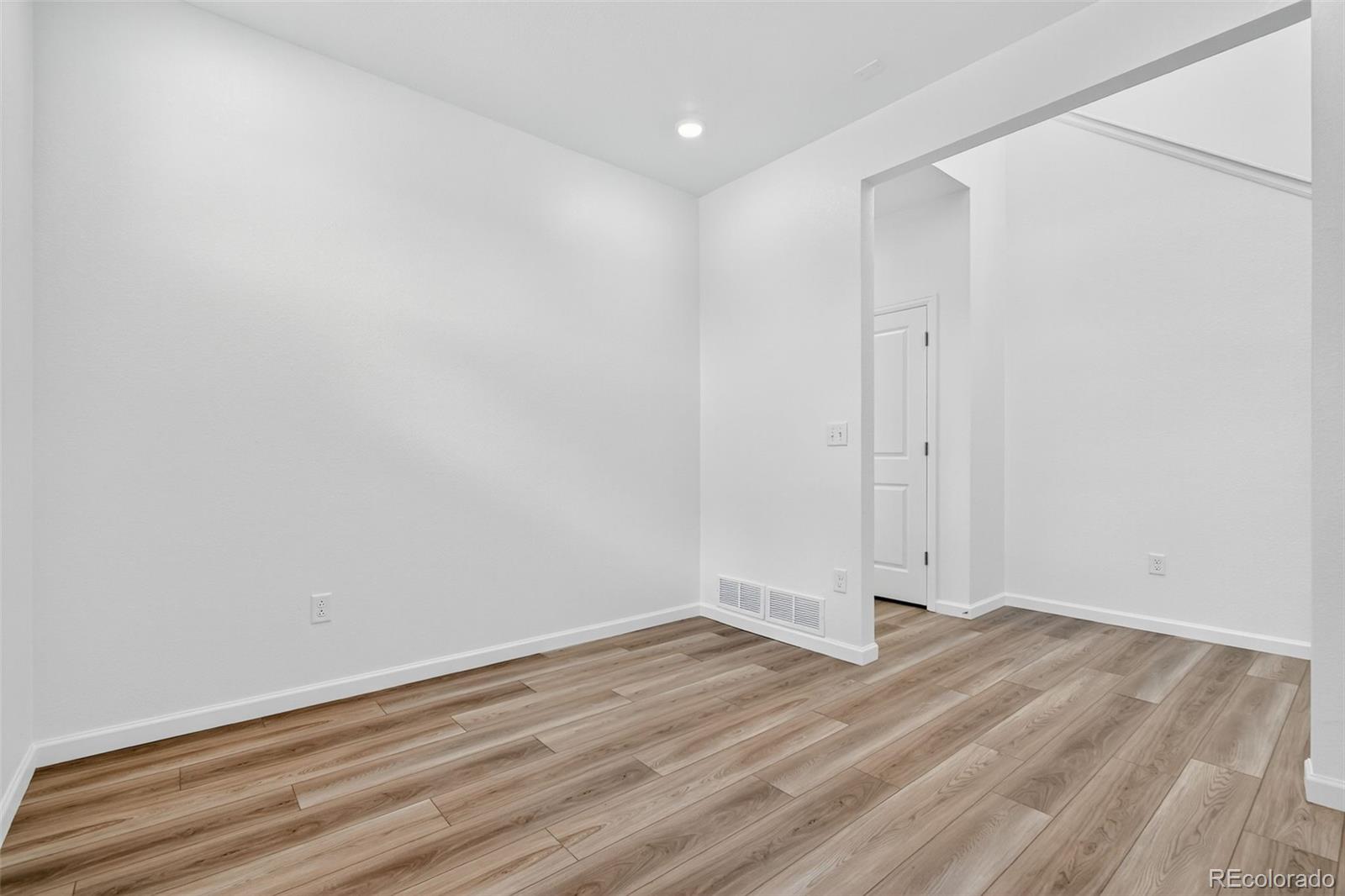 2110 Wagon Wheel Aly