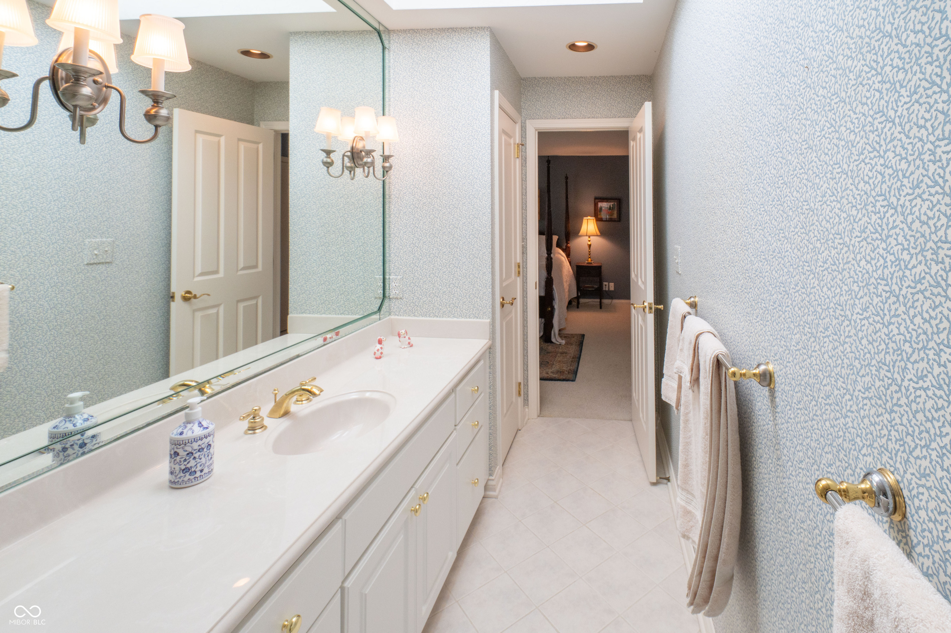 1700 Pathway Drive S