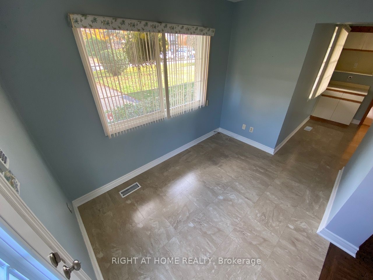 360 Sandlewood Rd