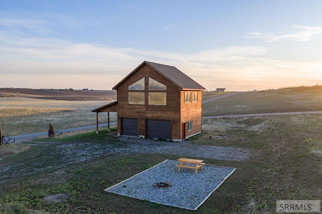 4419 Chickadee Lane