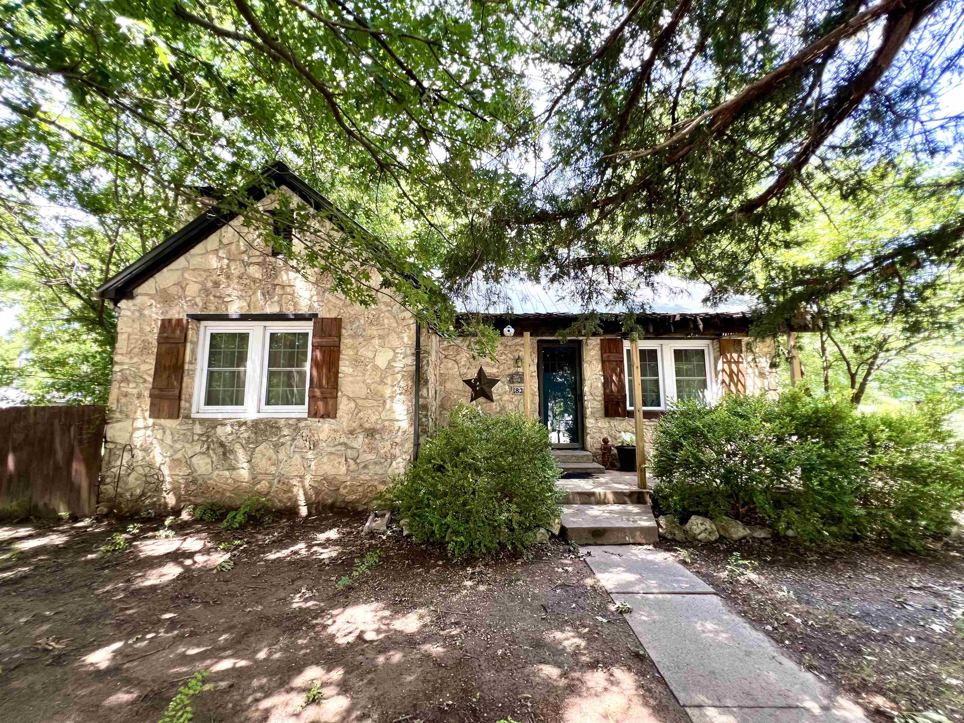 1825 N 9th