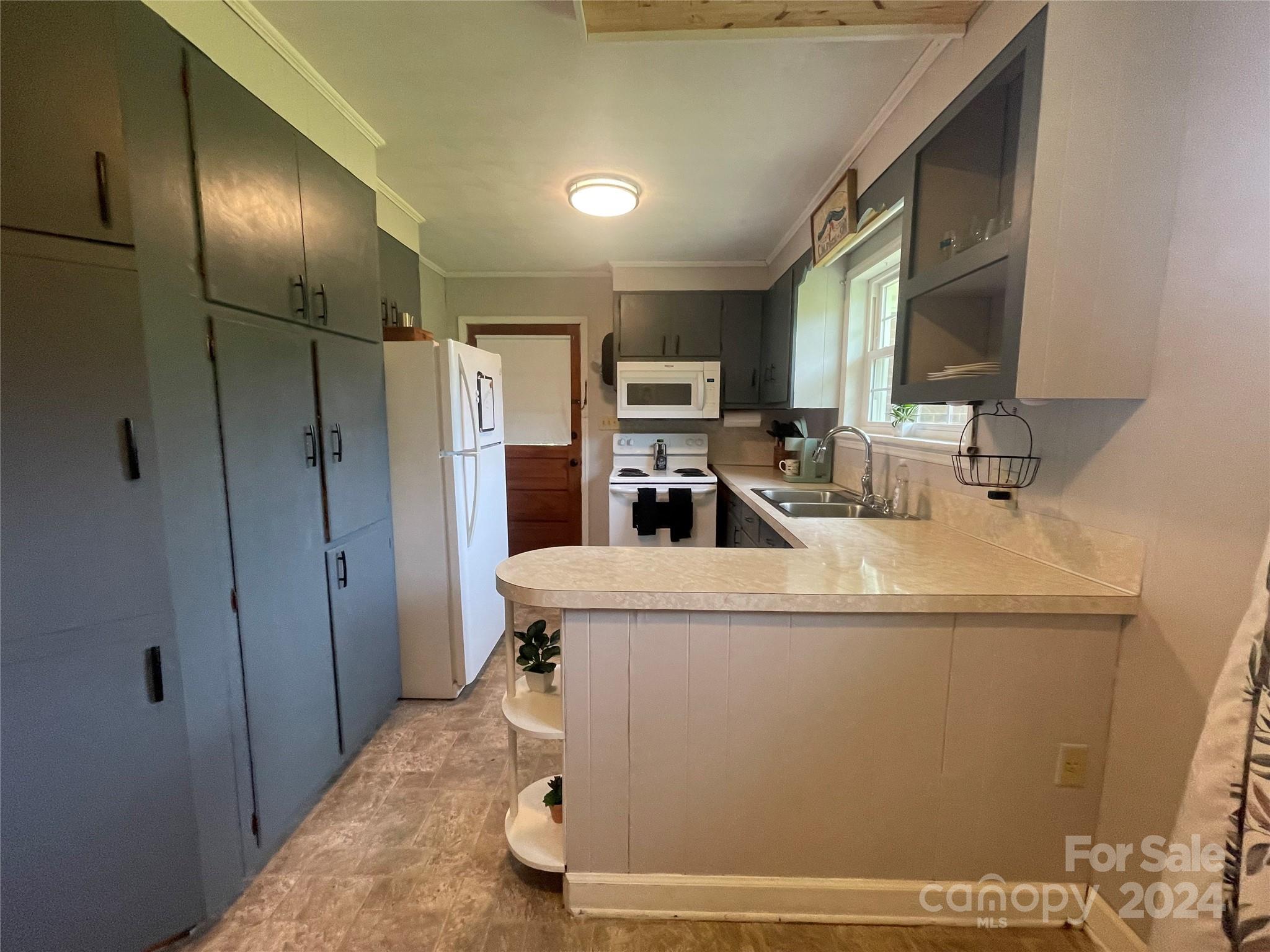 2579 Andrews Circle
