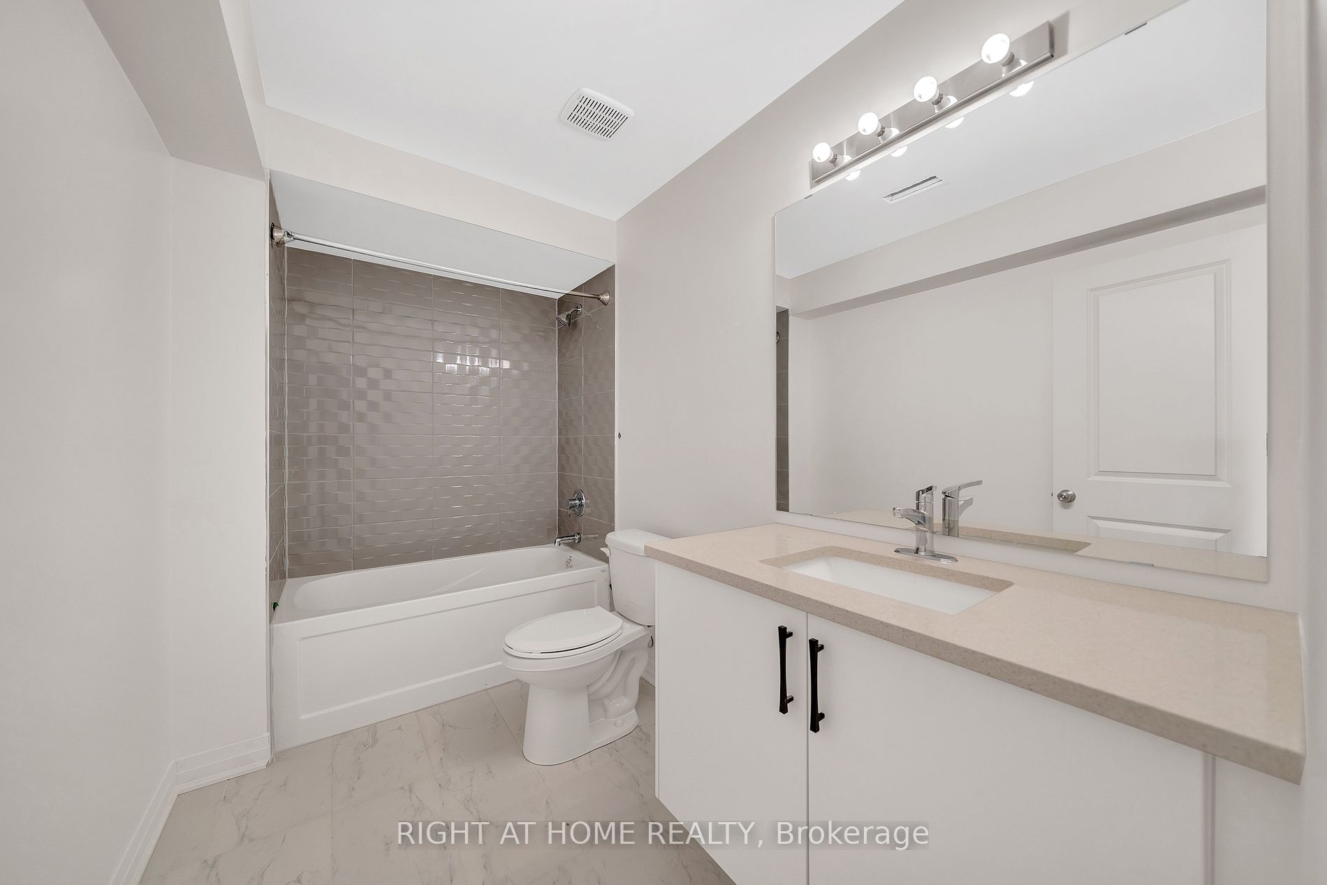 275 Port Darlington Rd