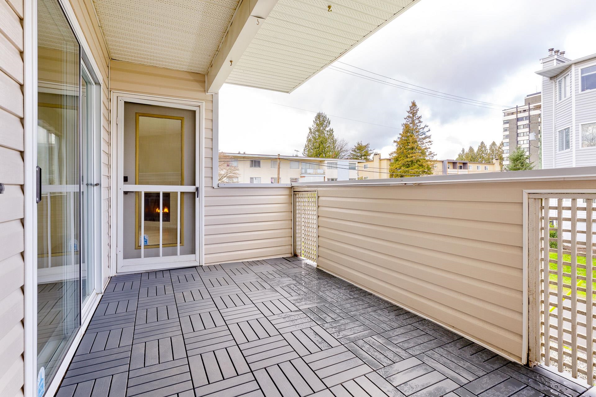 22213 Selkirk Avenue 102