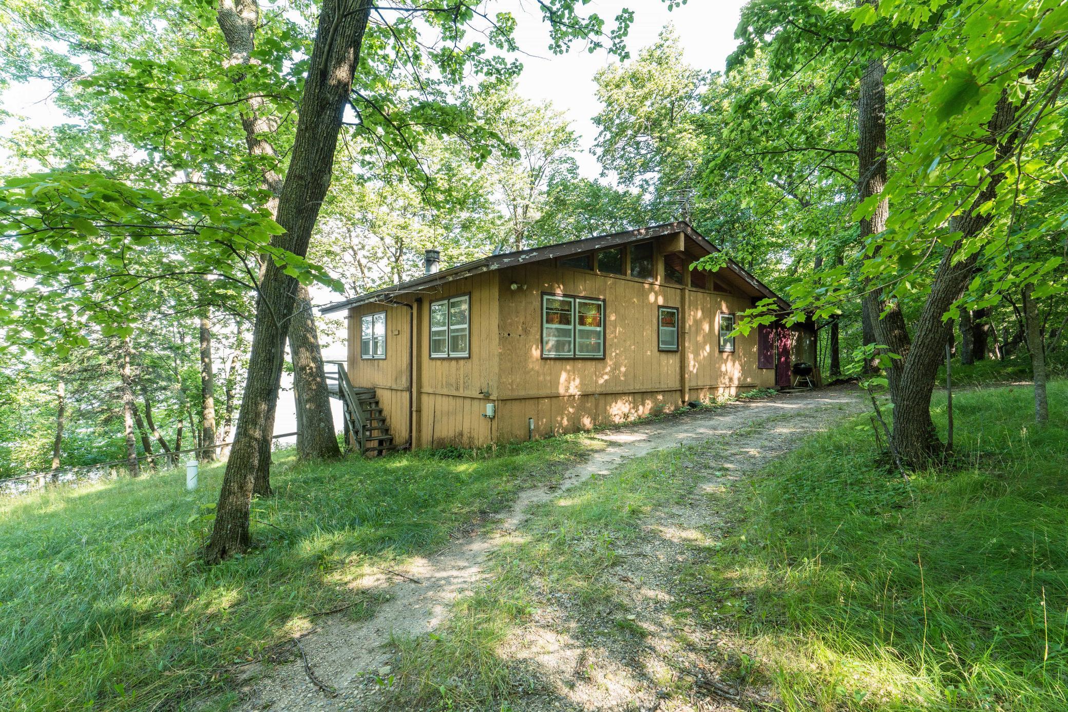 39060 Peninsula Lane