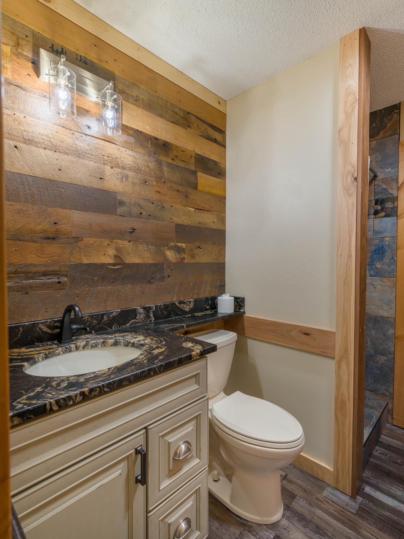 10490 Us Highway 169 106