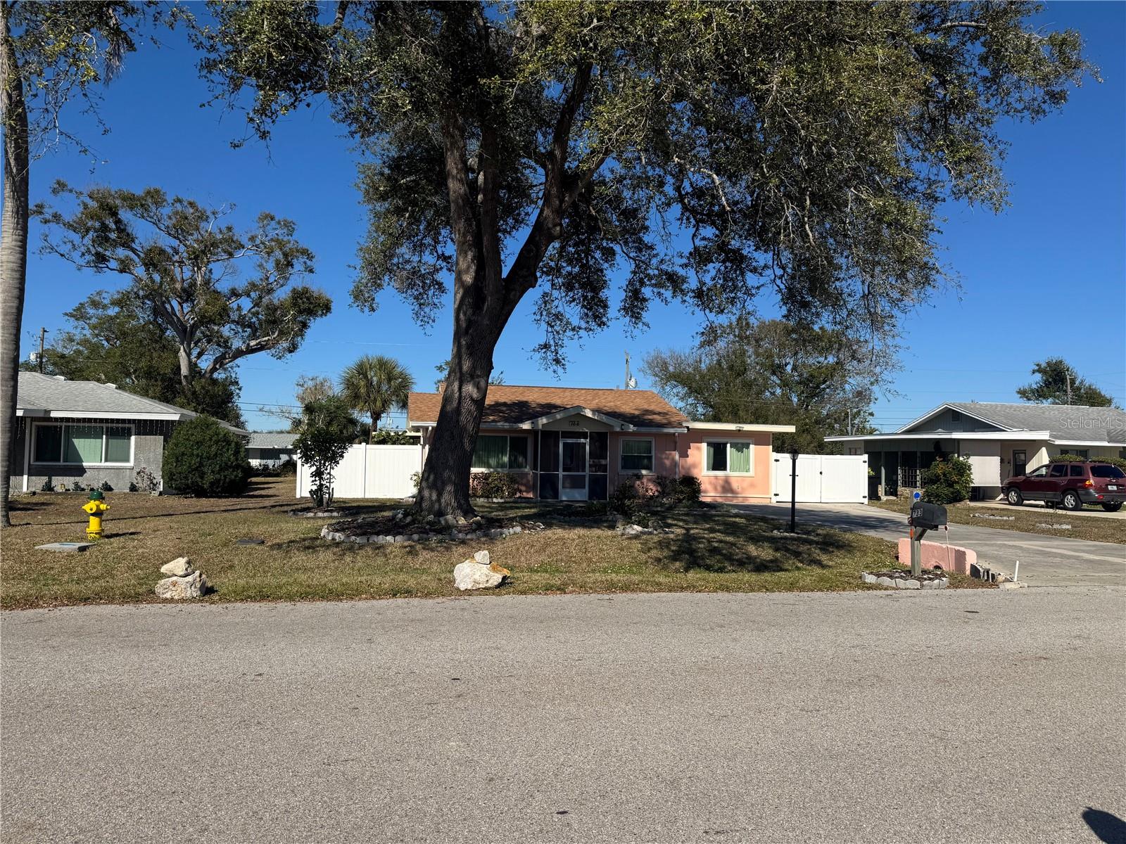 733 Laurel Avenue