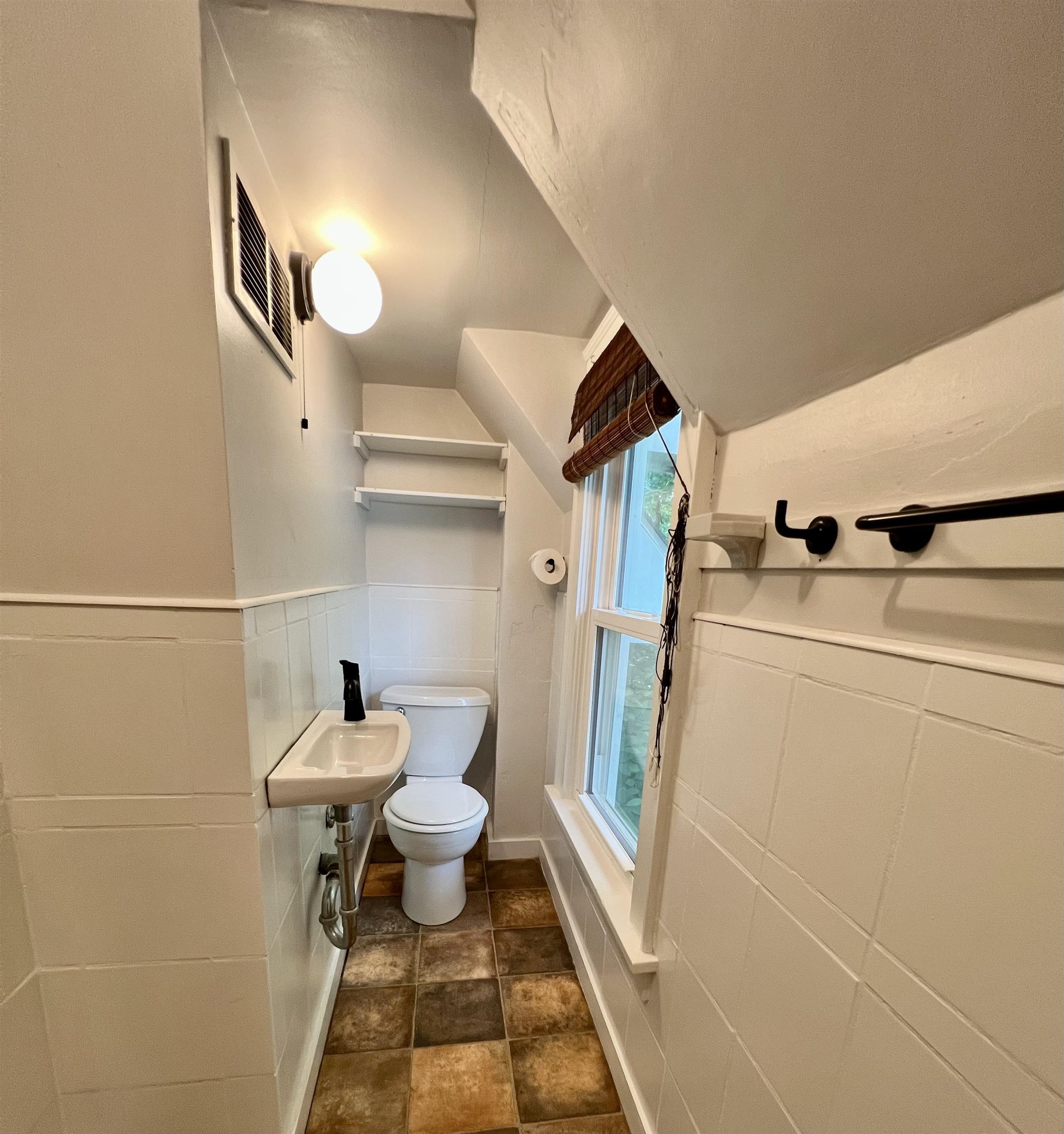 1103 Mansfield