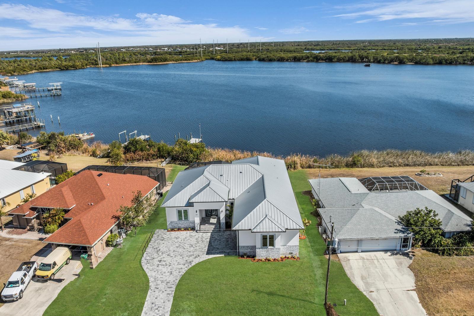 2228 Harbour Drive
