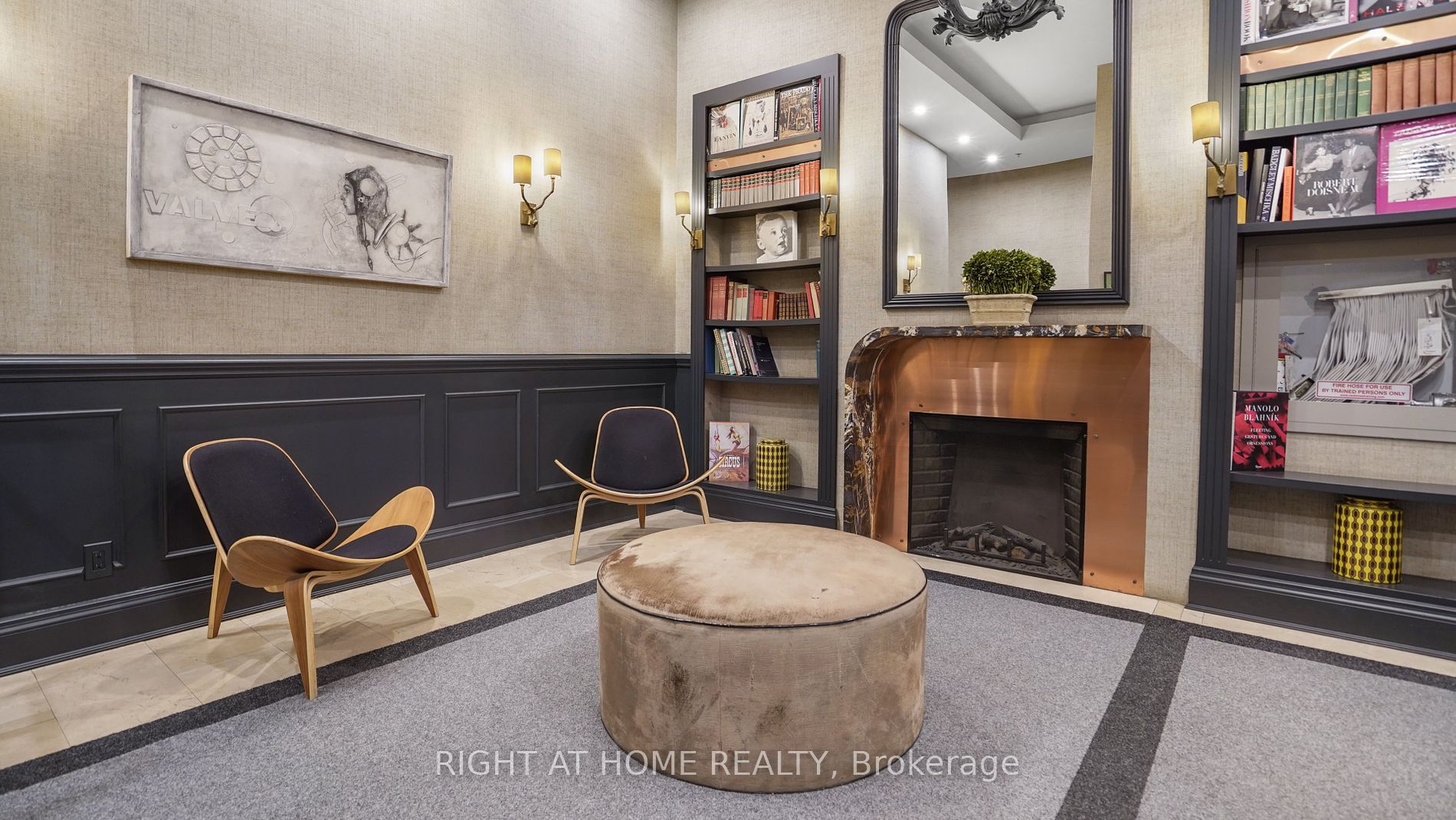 375 W King St 2103