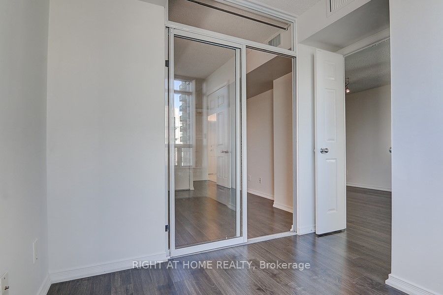28 Harrison Garden Blvd 2110