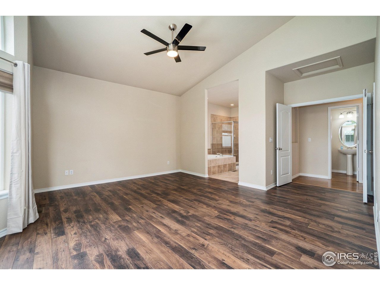 457 Harbor Ct