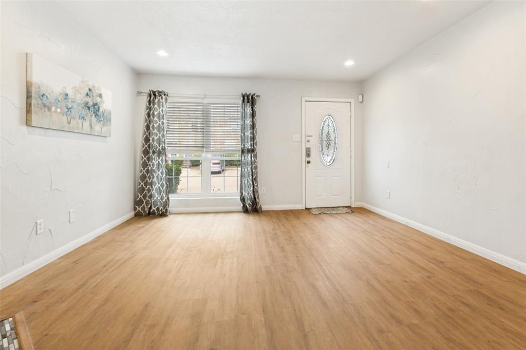 617 Carriagehouse Lane 3E