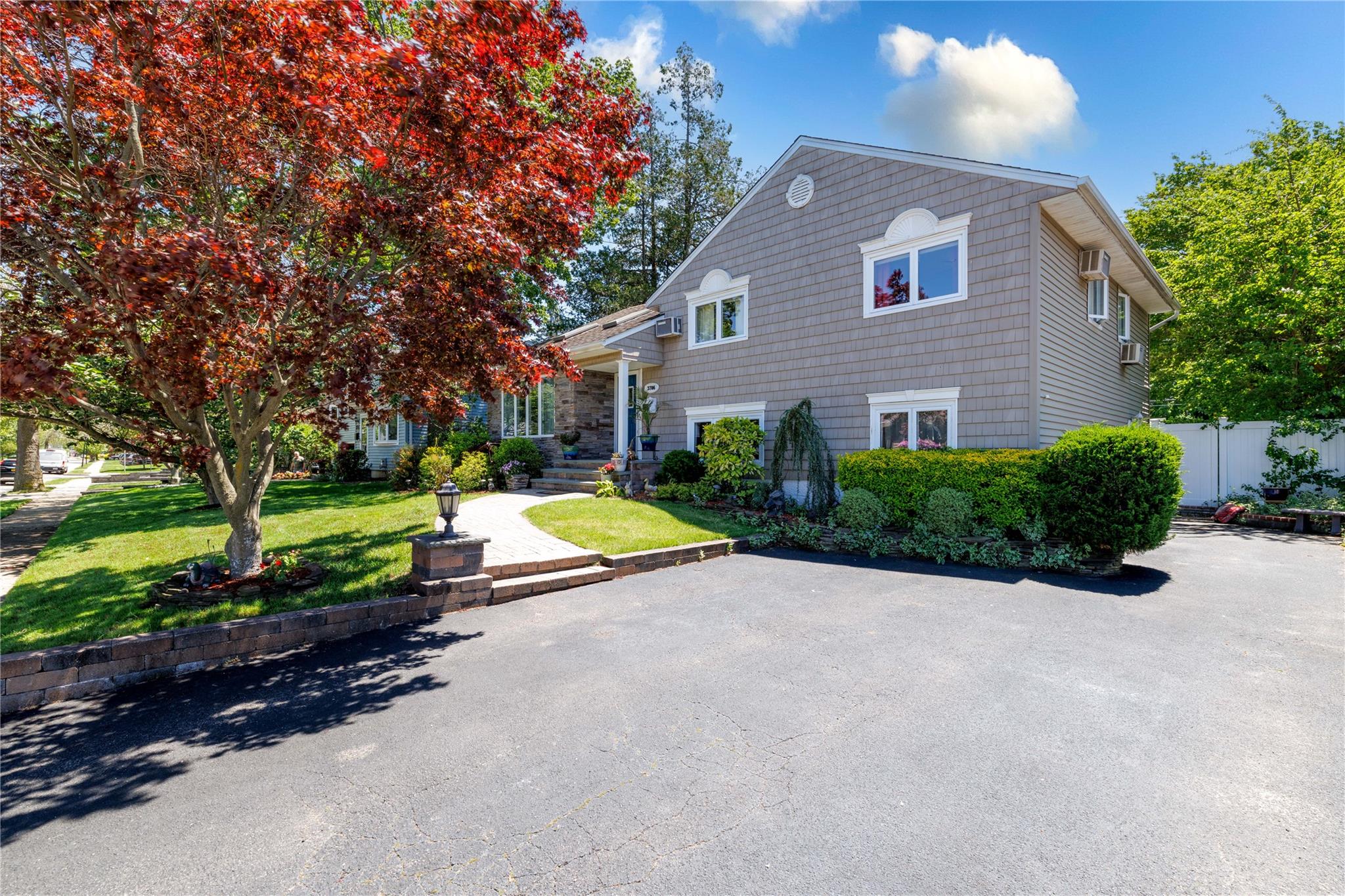 3706 Regent Lane