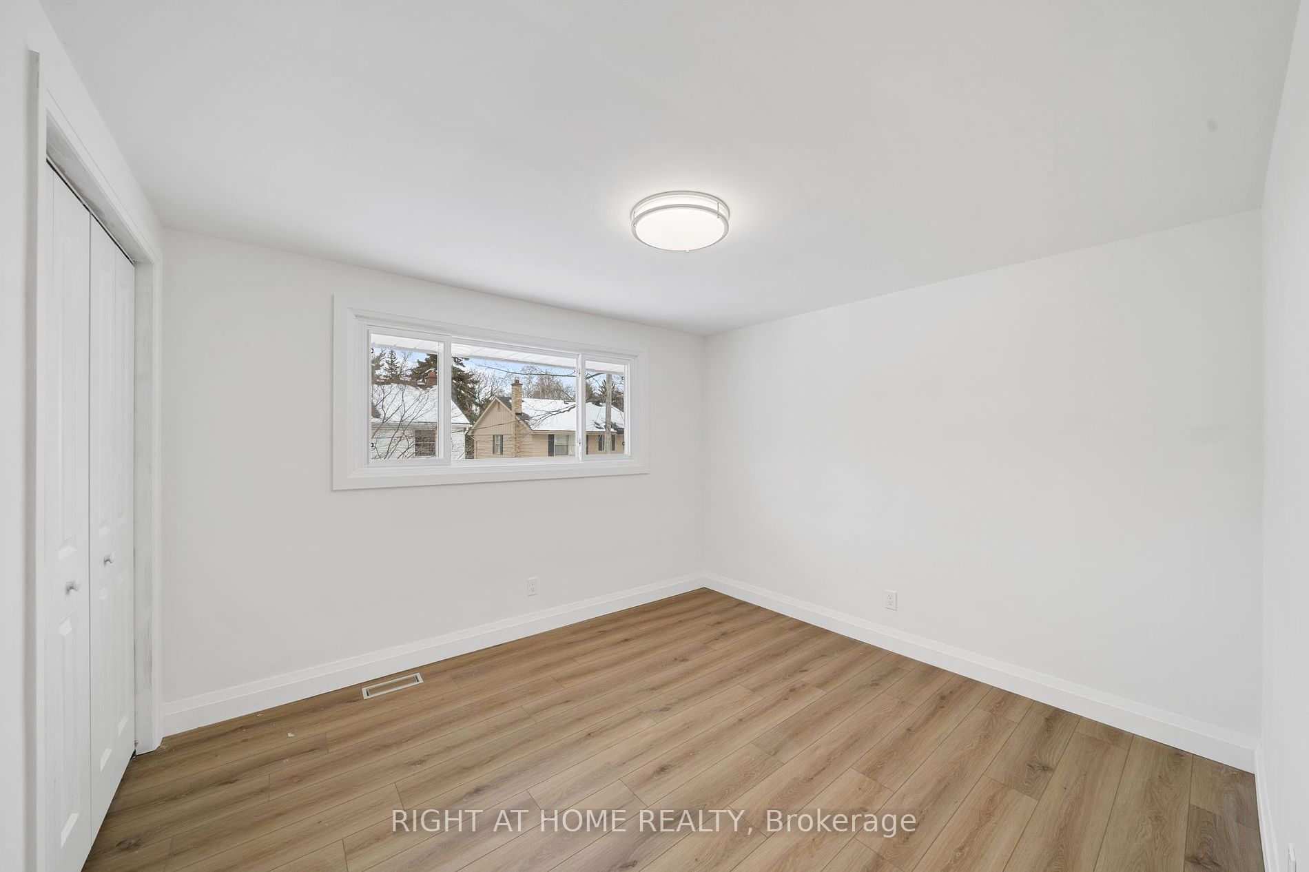 192 Waldoncroft Cres