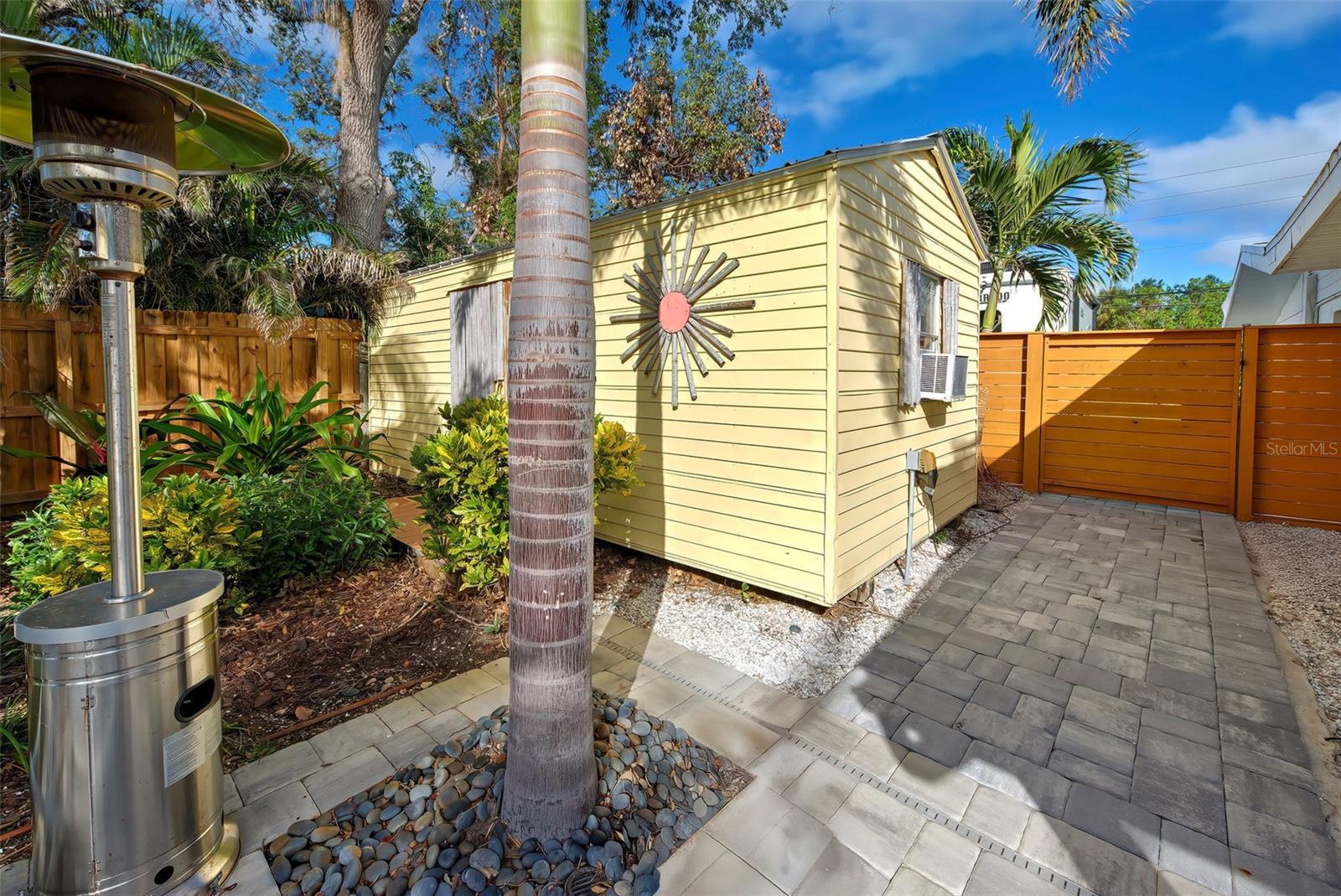 315 Palmetto Road W