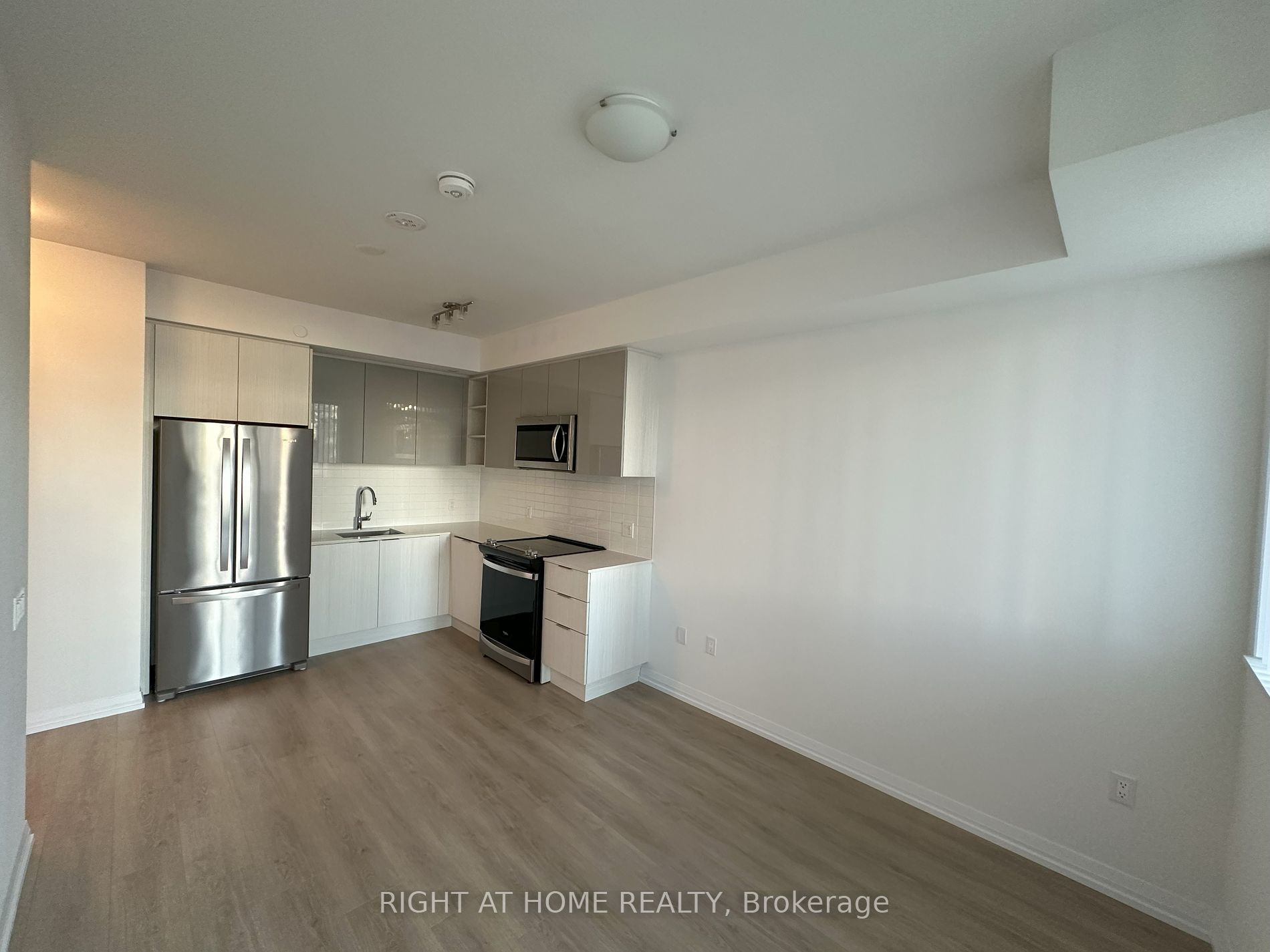 50 Dunfield Ave 1715