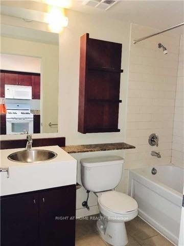 35 Mariner Terr 1205