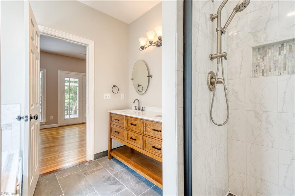 4904 Whitehaven Circle