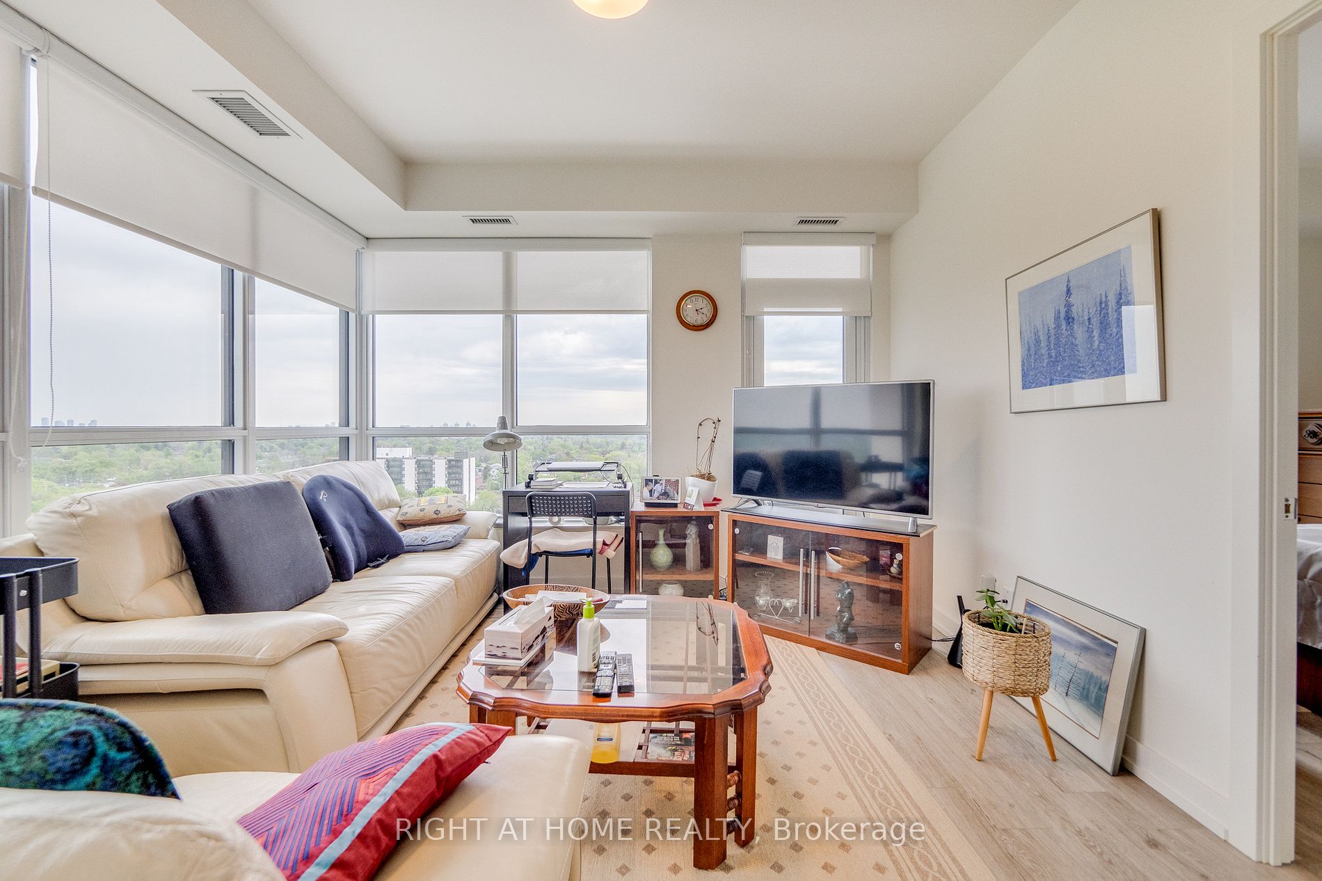 1 Grandview Ave 1209