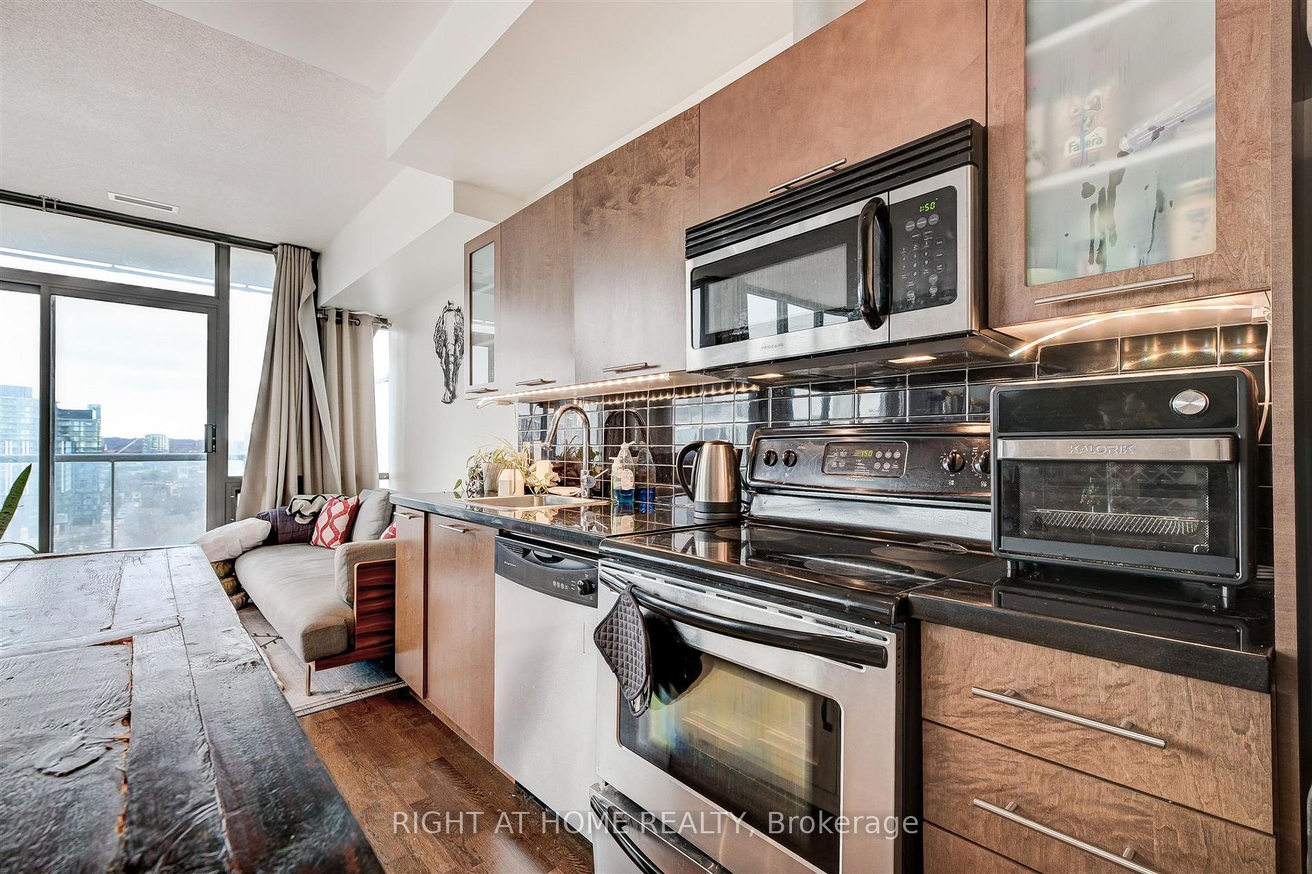 33 Mill St 1709