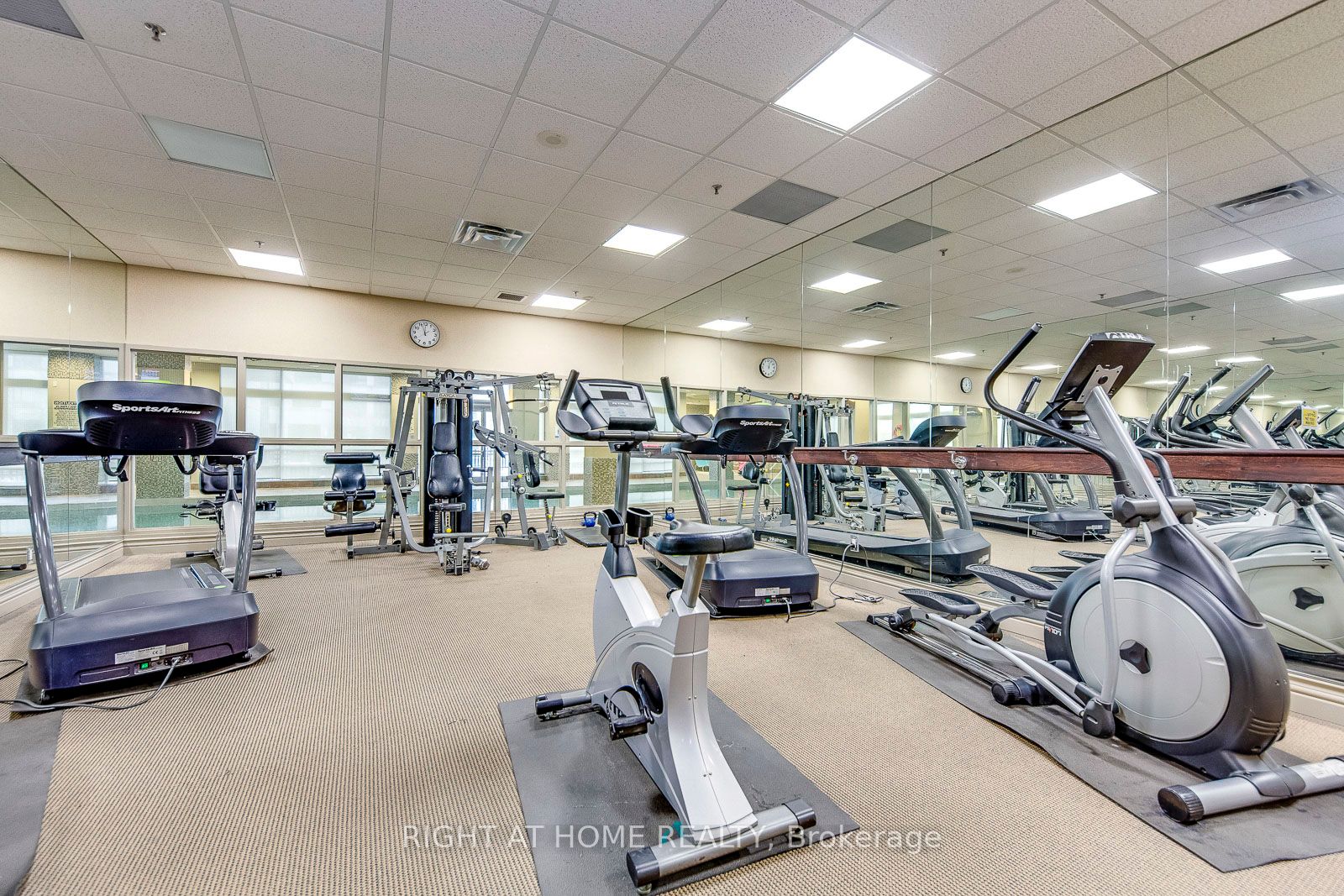 339 W Rathburn Rd 601