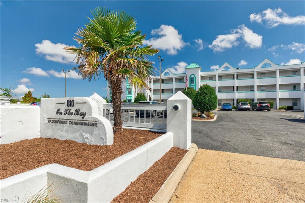 810 E Ocean View Avenue 201