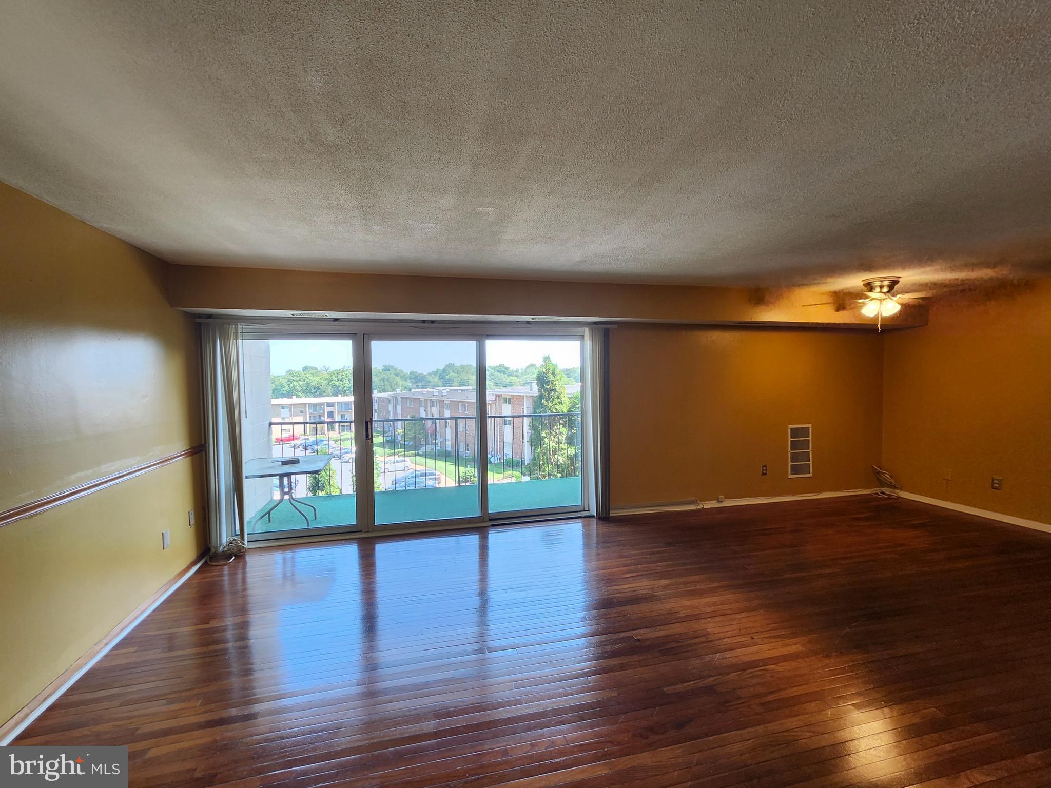 7527 Riverdale Road 1827