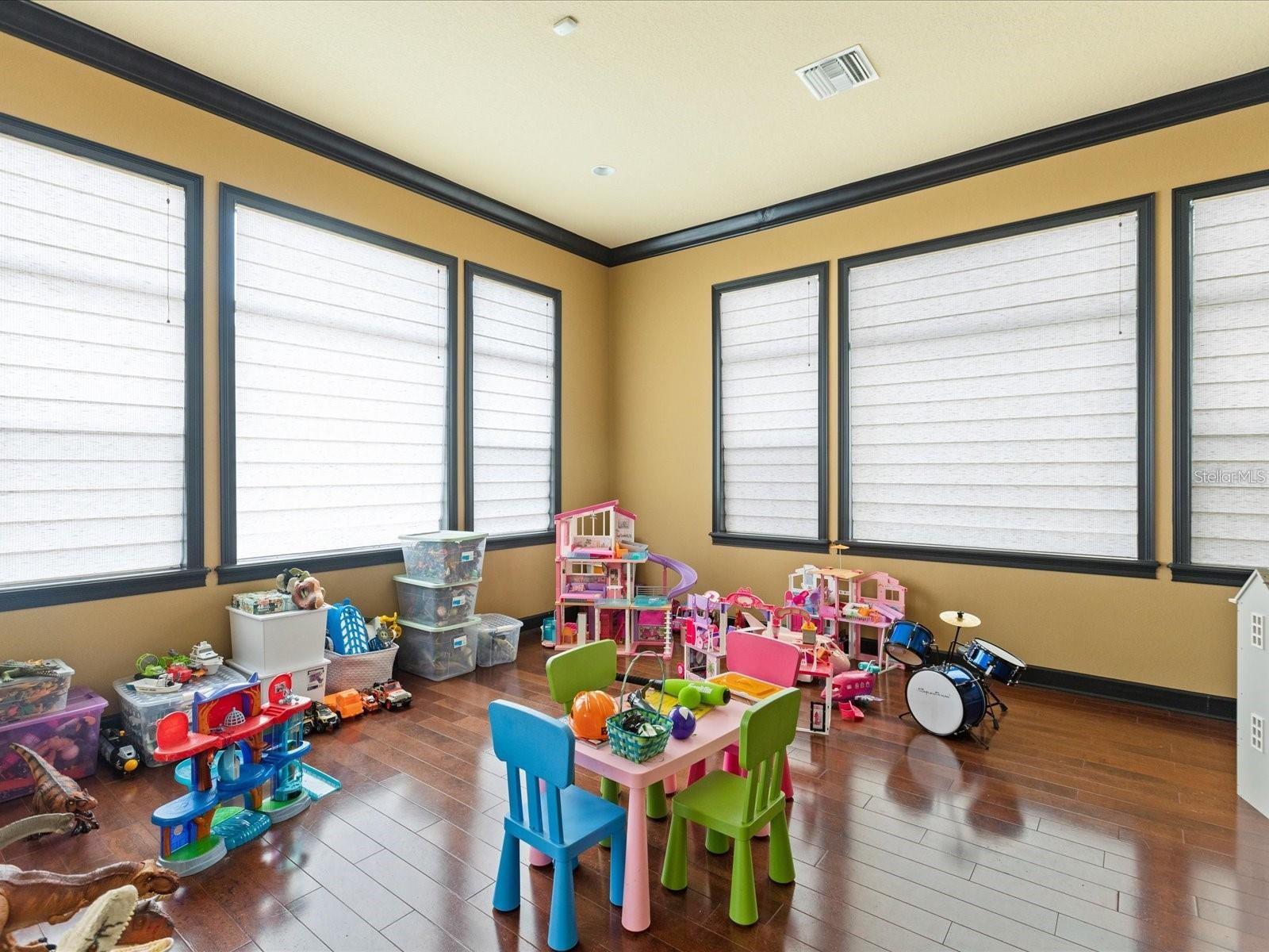 14616 Avenue Of The Rushes