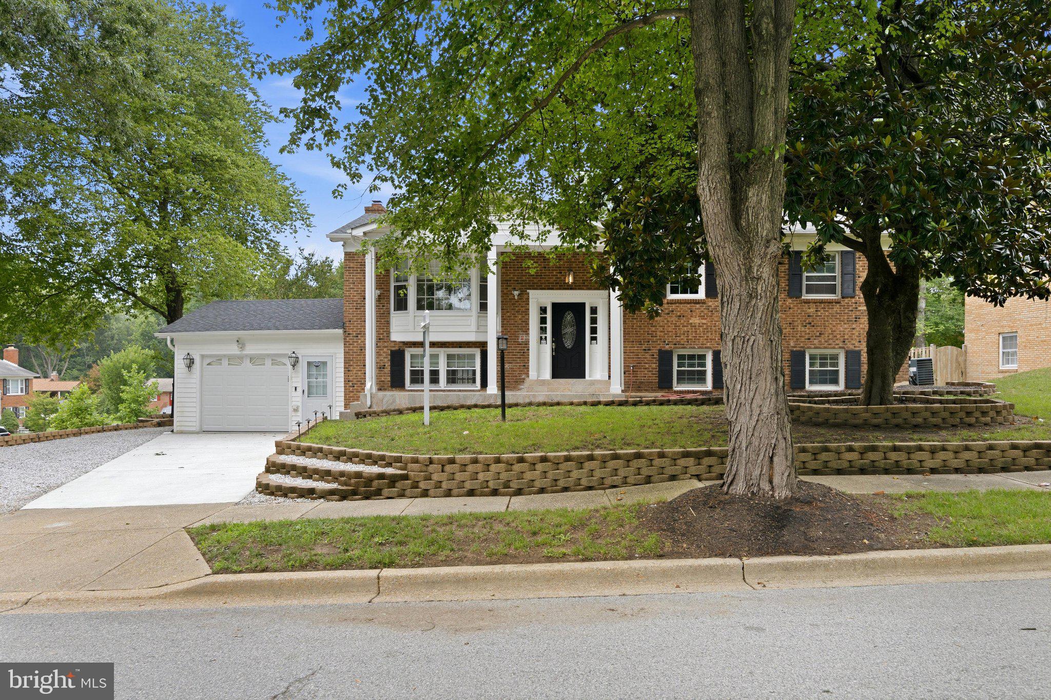 10800 Knoll Court