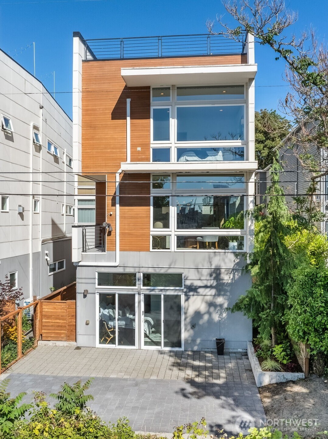 1121 16th Avenue