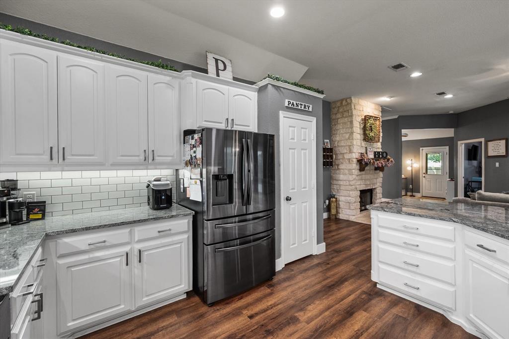 2811 London Lane