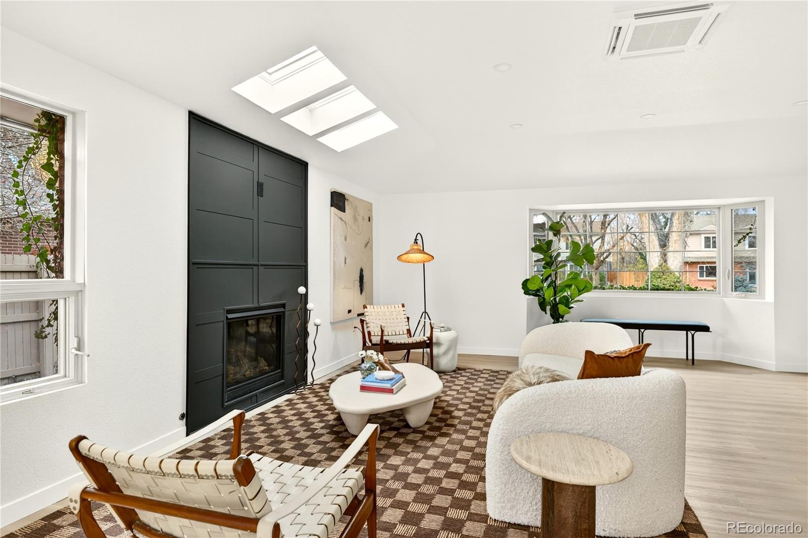 2429 S Leyden Street