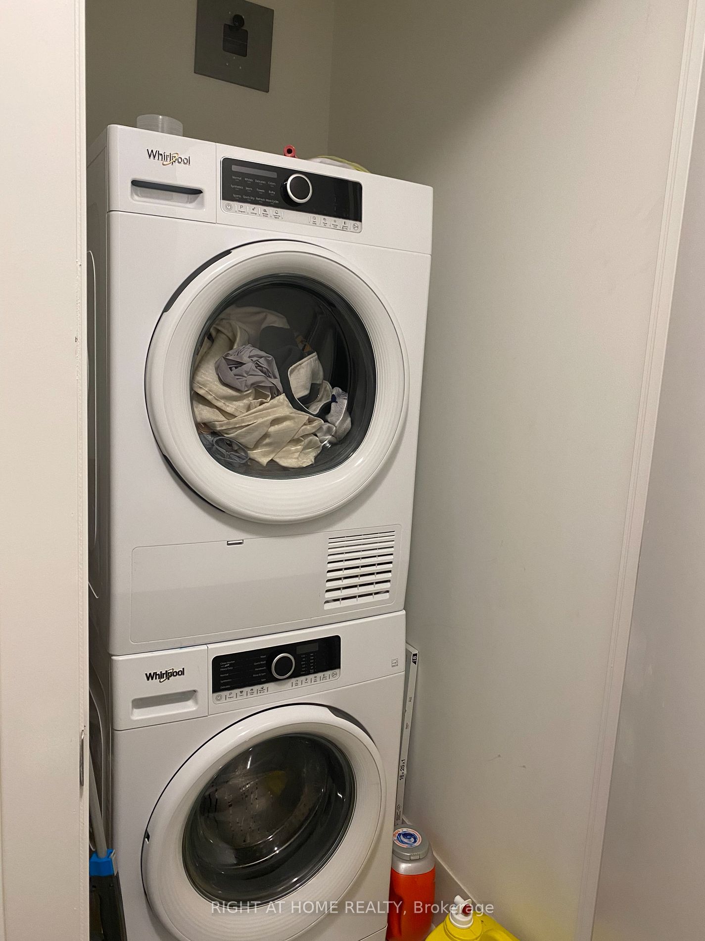 10 David Eyer Rd 1206